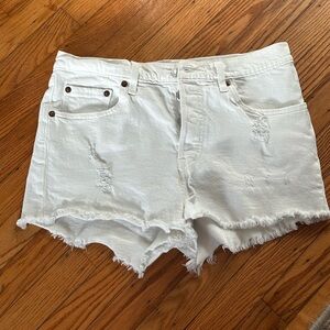 Levi’s white jean shorts